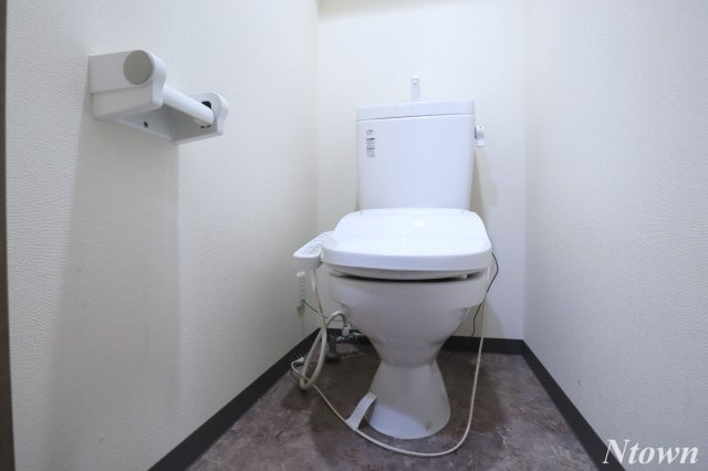 【トイレ】 | プレサンスジェネ栄 | 落ち着いた色調のトイレです