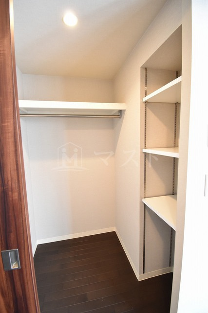 パウゼ堺筋の収納