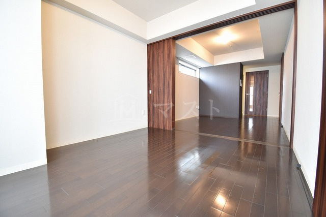 パウゼ堺筋の居間・リビング