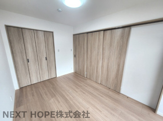 【洋室】 | ライオンズガーデン園田 | リビングに隣接した洋室６帖です♪バルコニーに面した明るく開放的な室内です！建具も新品です！！