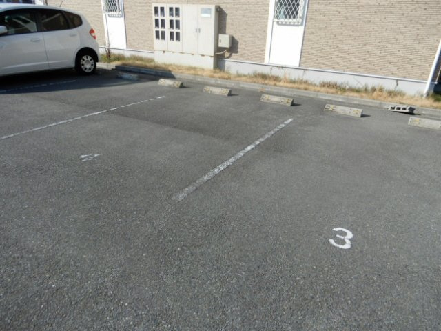 チェリーあいの駐車場