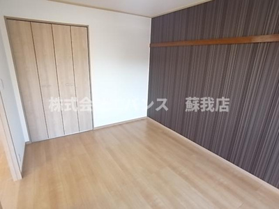 【寝室】 | ファーレ秋元 | 広くて明るい寝室