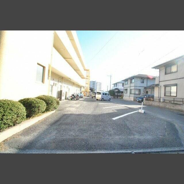 近藤コーポの駐車場|車をお持ちの方に嬉しい駐車場付きの物件です