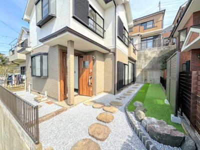 【外観】 | ◆◇富岡西4丁目　リノベ住宅◇◆ | ◆子育て世代のスタッフもいますので、お客様目線での物件選び、ご提案が可能です。お問い合わせいただきました物件以外も多数ご紹介させていただきます。