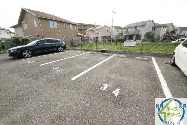 セントラルグレイス　C棟の駐車場|駐車場があります