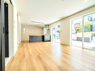 【居間・リビング】 | ◆町田市原町田新築住宅A号棟◆ | ◆【モデルルーム】リビングは一日中太陽の光が射し込みます。家族が集まる空間は、自然と笑顔が溢れます！