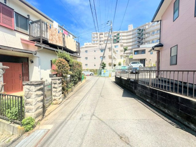 【周辺】 | ◆◇東芹が谷　建築条件付き売地　◇◆ | ◆閑静な住宅地で子育て家族にピッタリ。毎日のお散歩も快適な緑に恵まれたエリアで、自然に包まれた穏やかな暮らしを実現するための、ゆとりある住環境が整っています。緑の潤いを感じながらホッと生活できそう。