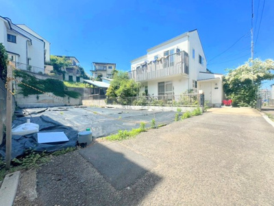 【前面道路含む現地写真】 | ◆◇東芹が谷　建築条件付き売地　◇◆ | ◆前面道路も幅員があり車の運転も安心！前面道路は閑静な住宅地。車通りの少ない道路です。お子様にも安心です。
