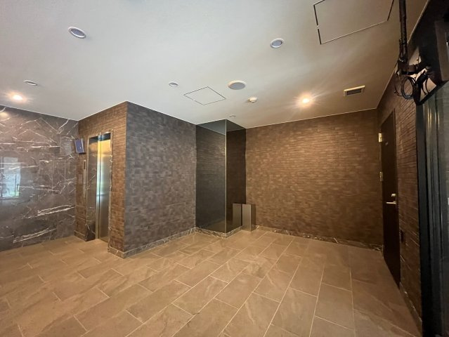 エスリードレジデンス天神橋筋六丁目のロビー