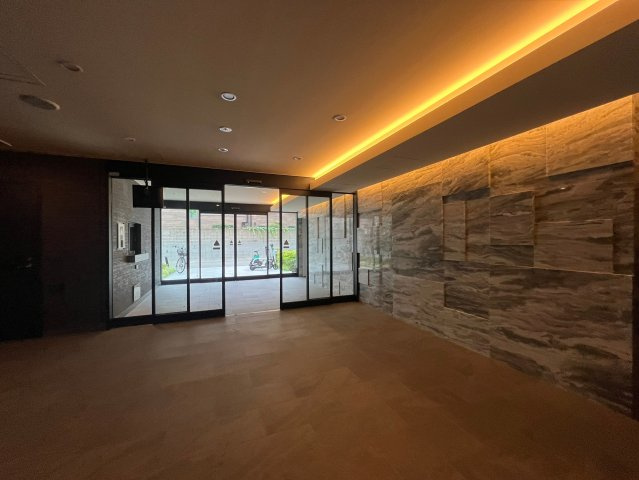 エスリードレジデンス天神橋筋六丁目のロビー