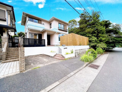 【外観】 | ◆◇今泉台7丁目　リノベ戸建て◇◆ | ◆一戸建てを中心とした街並みが整然と続き、周辺は高い建物が建っていないので、緑の多い閑静な趣を感じる環境です。街並みや周辺環境も重要なポイントです！！