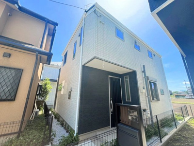 【外観】 | ◆◇阿久和西2丁目　中古戸建◇◆ | ◆堂々たる趣ながら、主張し過ぎずどこか余裕を感じさせるシャープなフォルムで佇む邸宅は、晴天の空と照らし合わせる事で、本来あるべき完成形の姿を見せてくれます。