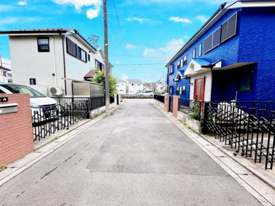 【前面道路含む現地写真】 | ◆瀬谷区瀬谷町中古住宅◆ | ◆住宅ローンのご相談や周辺環境のご案内も含め、ローンに詳しい、地元に詳しいスタッフがお出迎えさせていただきます。お気軽にご相談ください。