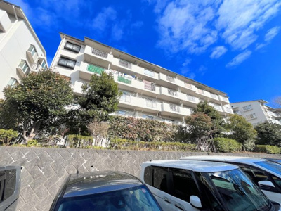 【外観】 | メゾン桜が丘 | 住宅ローンのご相談や周辺環境のご案内も含め、ローンに詳しい、地元に詳しいスタッフがお出迎えさせていただきます。お気軽にご相談ください。