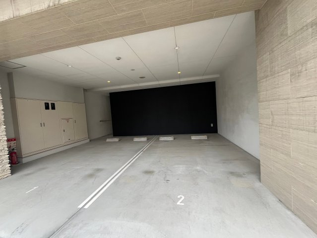 アドバンス大阪ルーチェの駐車場|駐車場に車を止められます