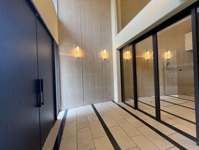 アドバンス大阪ルーチェのロビー|建物の内部です