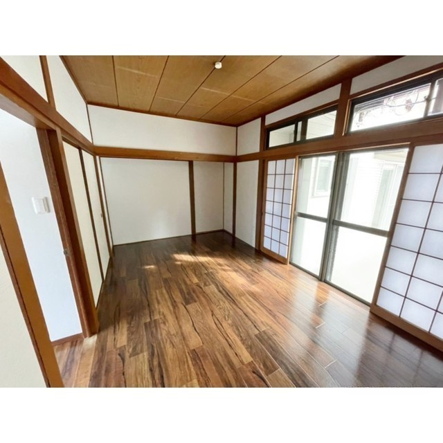 上津町戸建の居間・リビング|ゆったり過ごせる居間です