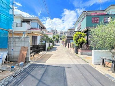 【前面道路含む現地写真】 | ◆◇原宿2丁目　新築戸建て◇◆ | ◆土・日・祝日は、当社スタッフによる現地案内会を実施しております。もちろん平日のご案内も可能です。お気軽にご相談ください！！