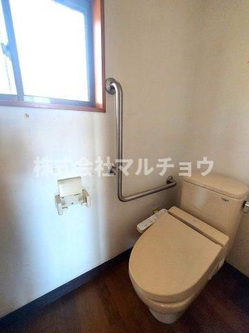 青葉台戸建て　のトイレ|コンパクトで使いやすいトイレです