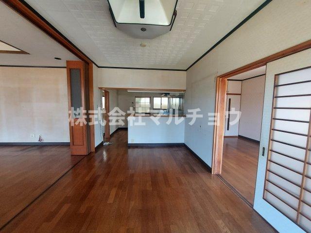 青葉台戸建て　の居間・リビング|使いやすい居間です