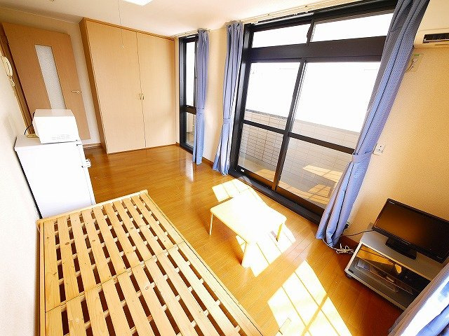 レオパレスドリーム浪漫の居間・リビング|ゆったりとした居間です