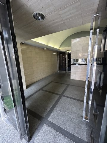 グランヴェルジュ蓮根のエントランス