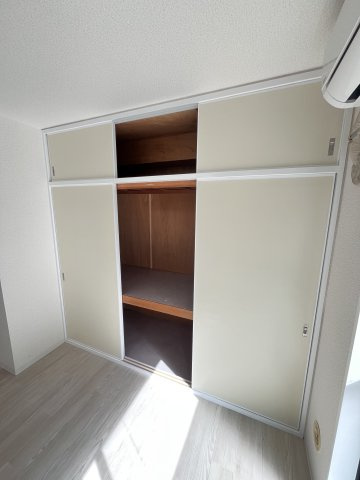 大阪市都島区中野町４丁目の賃貸マンションの収納