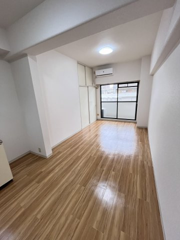 大阪市都島区中野町４丁目の賃貸マンションの居間・リビング
