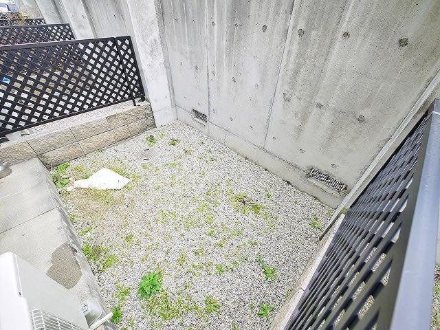 レオパレス浪漫２０００の庭|お庭が付いています