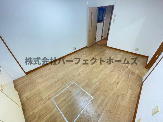 萱島信和町戸建　賃貸の居間・リビング|使いやすいリビングです