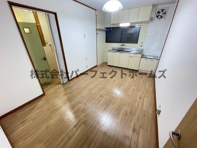 萱島信和町戸建　賃貸の居間・リビング|ゆったりとした居間です