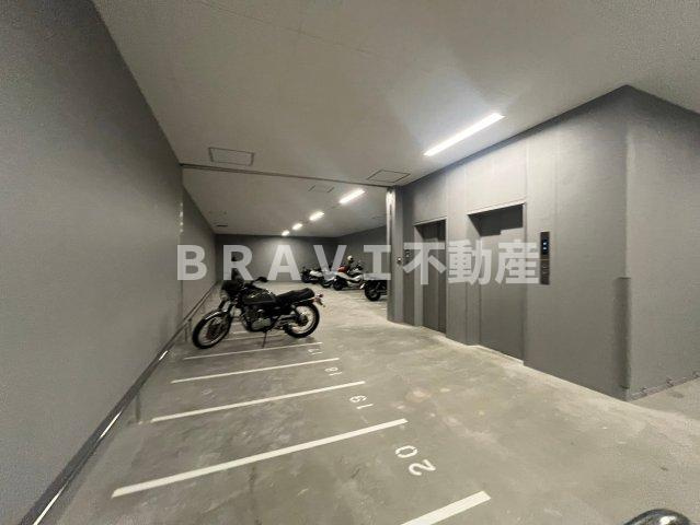 ローレルタワー堺筋本町のロビー|落ち着いたロビーです