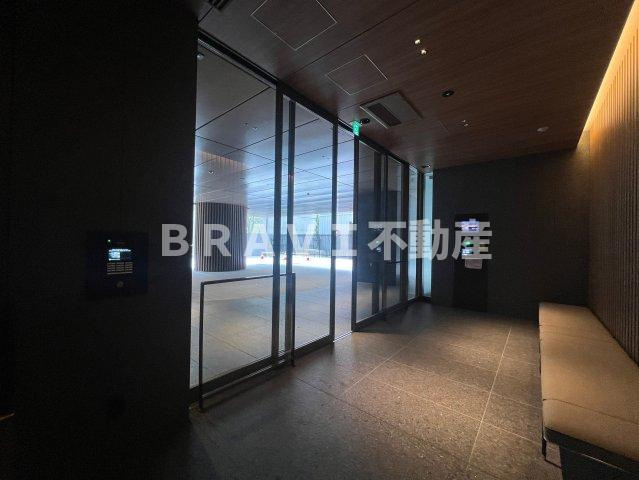 ローレルタワー堺筋本町のロビー|落ち着いたロビーです