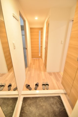 大阪市都島区内代町１丁目の賃貸マンションの玄関