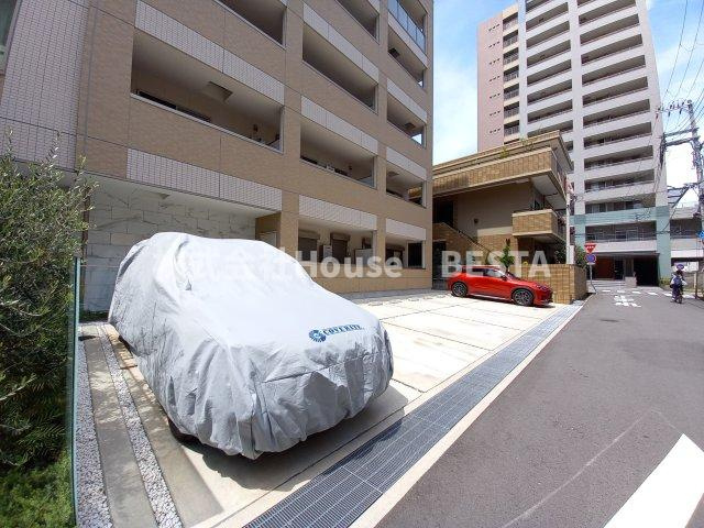 グランデュオ三宮Ⅱの駐車場