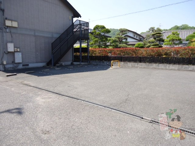 Ｓ.Ｔ.Ｖｉｌｌａ ＴＳＵＳＨＩＭＡ　Ｃの駐車場