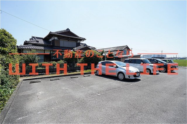 クインズコート【キャッシュバック対象物件】の駐車場|駐車場完備です