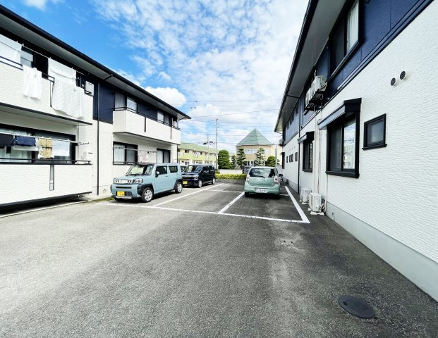 メゾネットクレール　B棟の駐車場