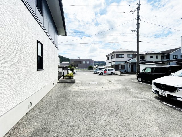 メゾネットクレール　B棟の駐車場