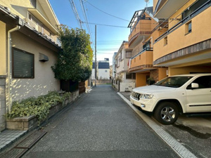 【前面道路含む現地写真】