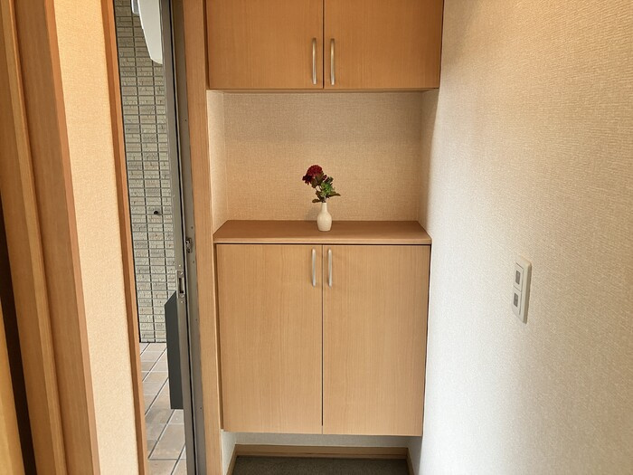 熊本市中央区国府１丁目のアパートの玄関