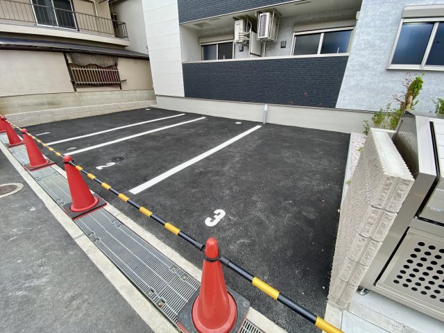 フジパレス上神田Ⅲ番館の駐車場