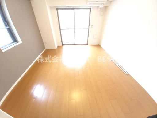 REGALO PLUSの居間・リビング