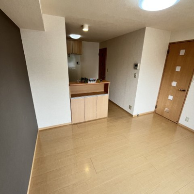 【居間・リビング】 | ローズコート杉立 B棟