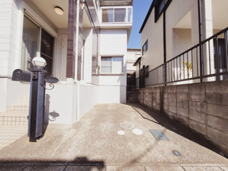 【駐車場】 | 千葉市稲毛区稲毛町　中古一戸建て　JR総武線『稲毛駅』 | 駐車場1台分　近くに月極駐車場も御座います（空き状況は要確認）