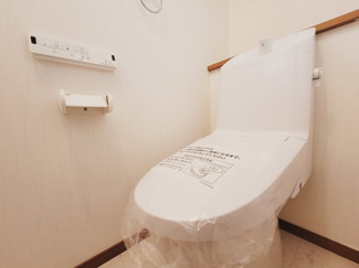 【トイレ】 | 千葉市稲毛区稲毛町　中古一戸建て　JR総武線『稲毛駅』 | 1階、2階共に新品交換済み