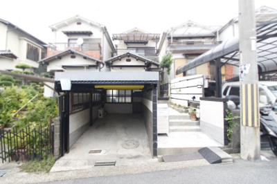 【外観】 | 上牧町米山台１丁目戸建 | 外はこのようになっています