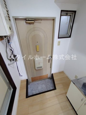 【玄関】 | フォーブル西松山