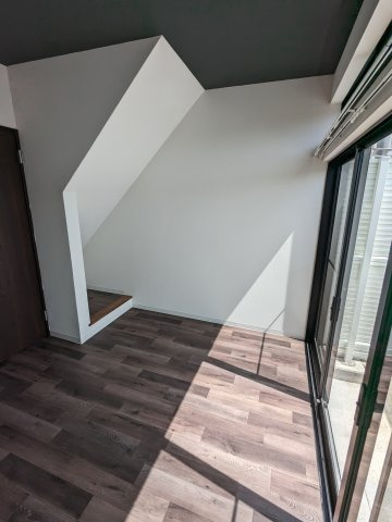 グランスリーの内装|明るい色調の室内です