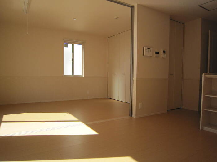 セジュールLIN A棟の居間・リビング|ゆったりとした居間です